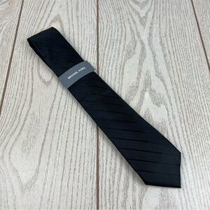 615 - Michael Kors Cameron Stripe Tie Black 001 2MKC23-1069 Silk Blend $69.50